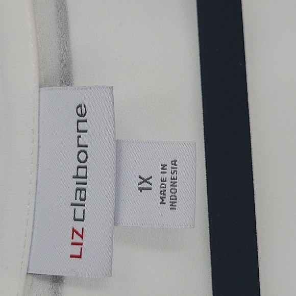 Liz Claiborne White Sheer Off Center Buttoned Notched Collar Blouse NWT - Picture 2 of 16